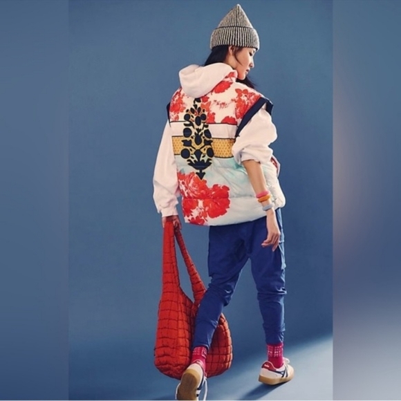 FP Movement In A Bubble Floral Buti Puffer Vest - Picture 2 of 4